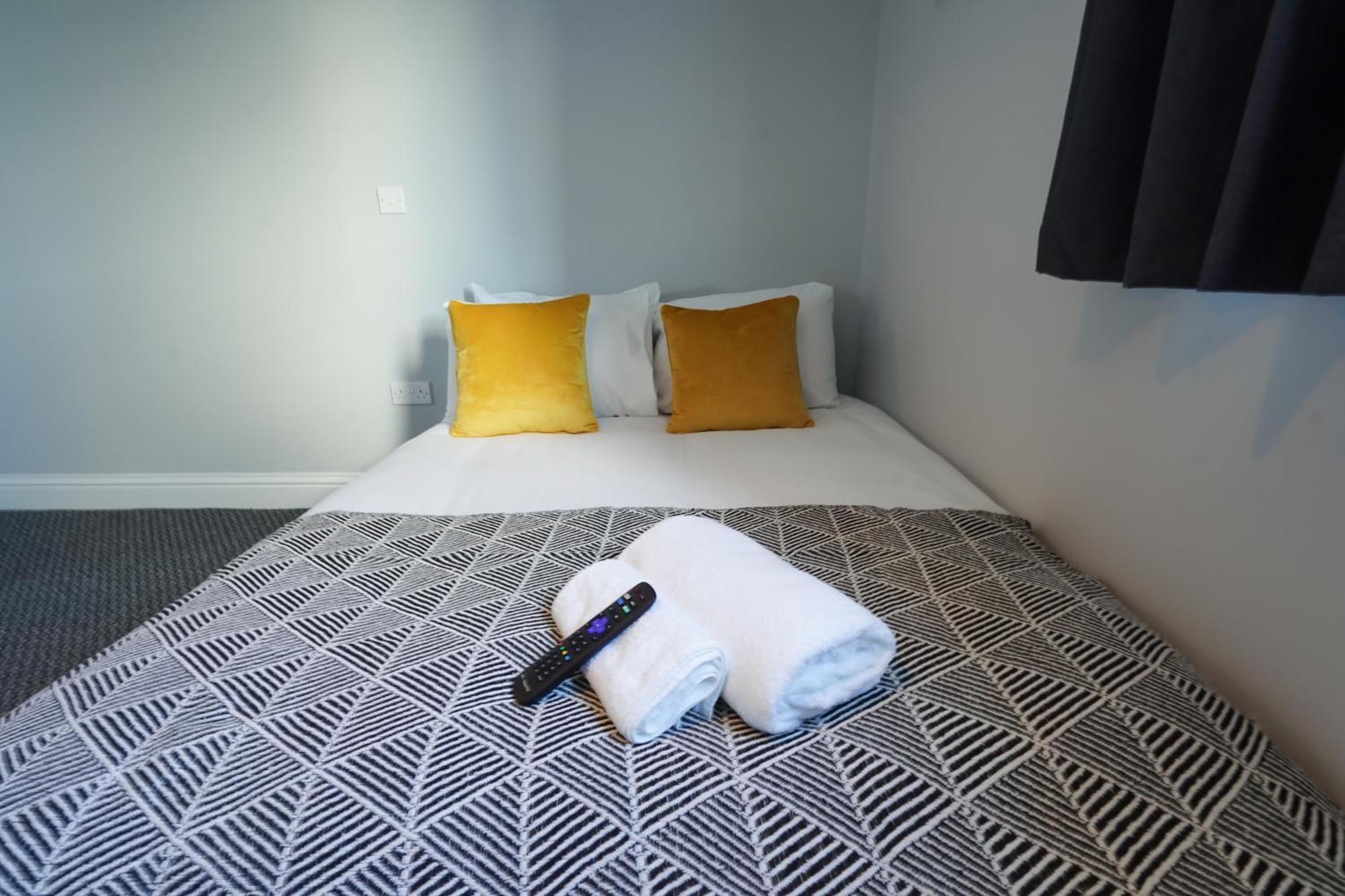 En-Suite Double Rooms, Smart Tv Comfy Style Llanelli Esterno foto