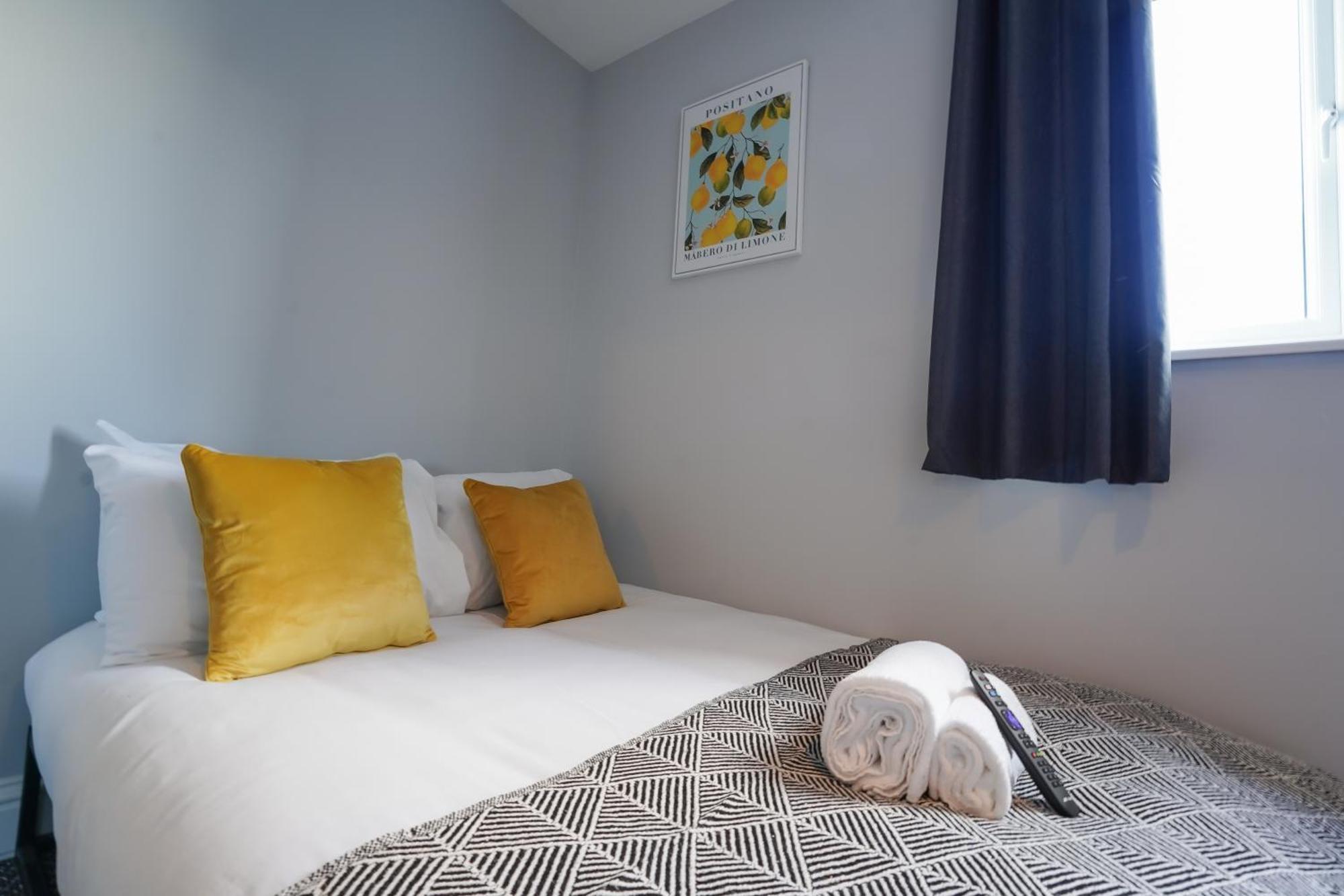 En-Suite Double Rooms, Smart Tv Comfy Style Llanelli Esterno foto