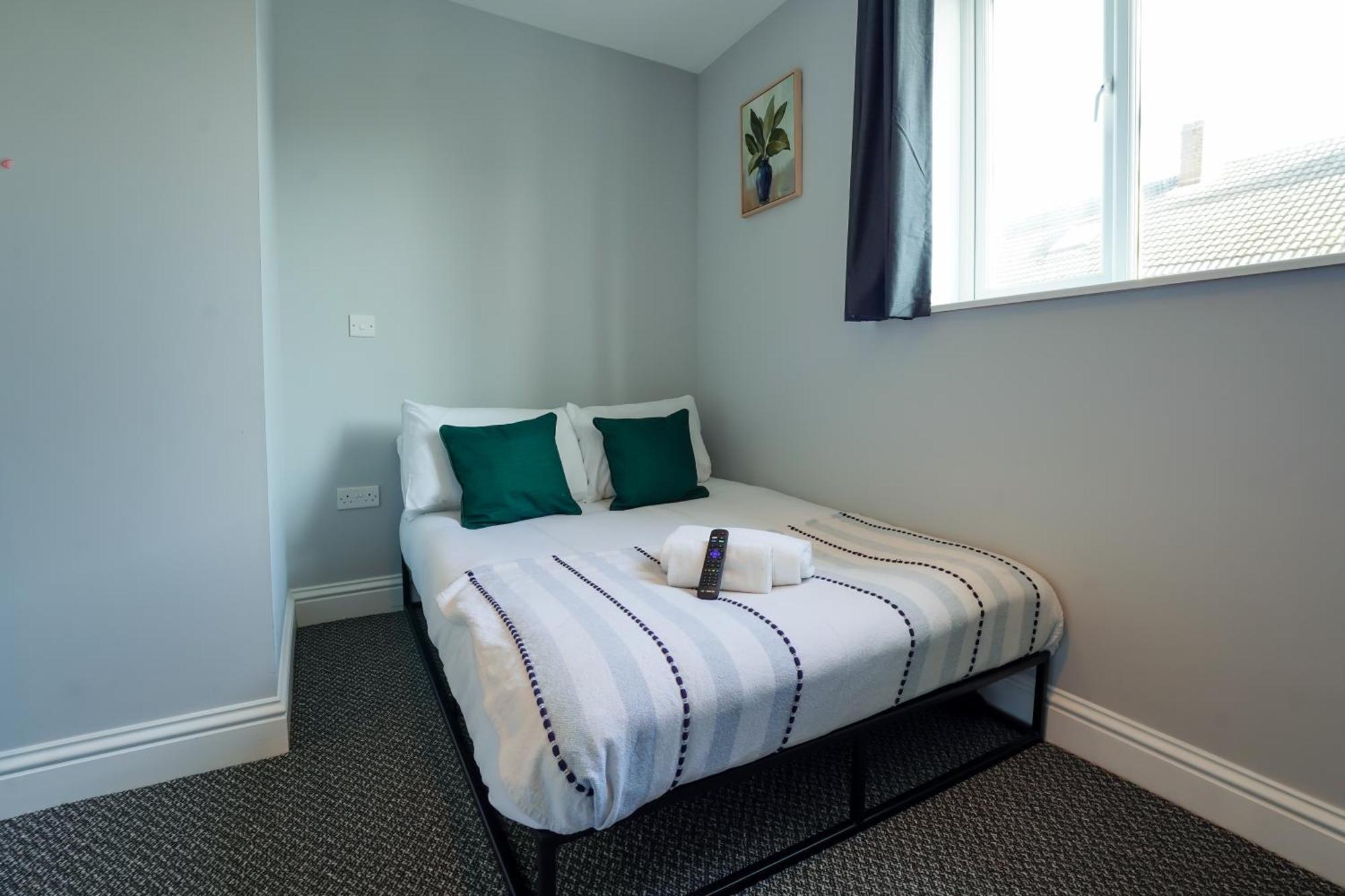 En-Suite Double Rooms, Smart Tv Comfy Style Llanelli Esterno foto