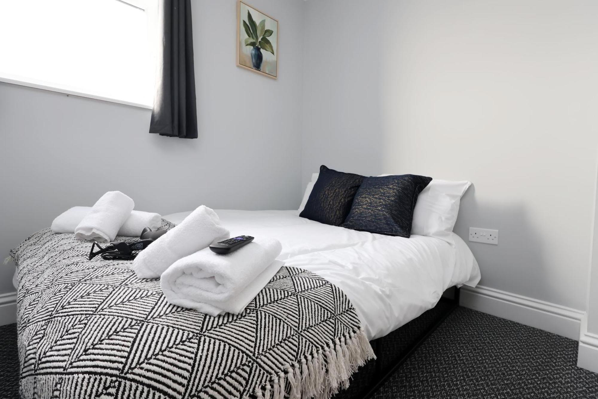 En-Suite Double Rooms, Smart Tv Comfy Style Llanelli Esterno foto