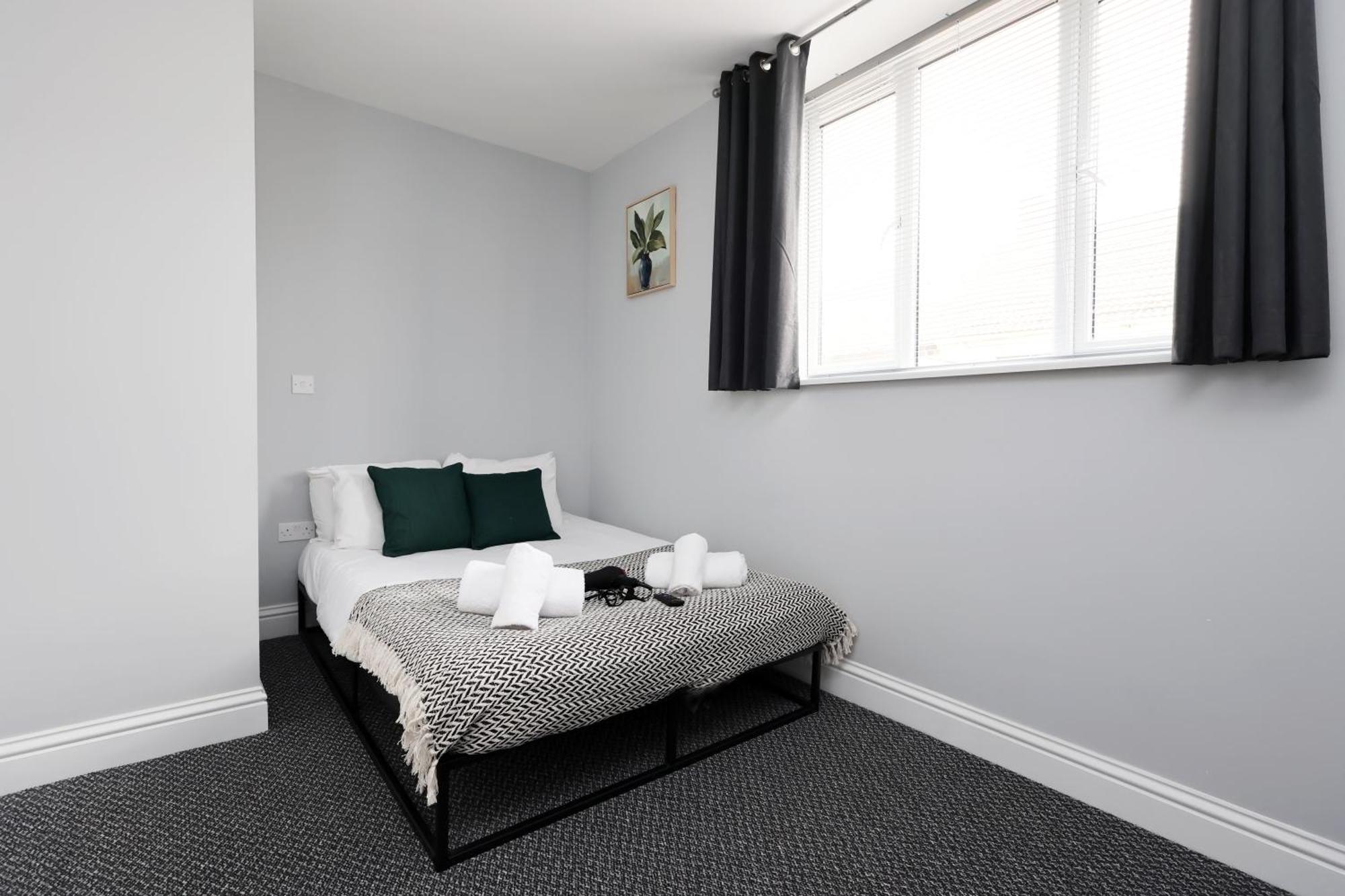 En-Suite Double Rooms, Smart Tv Comfy Style Llanelli Esterno foto