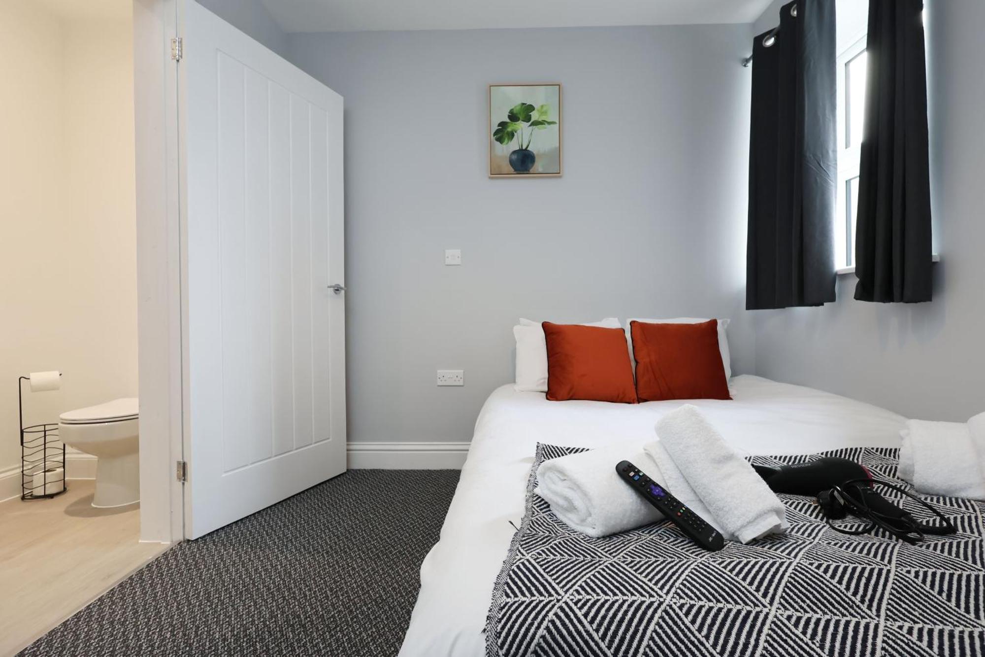 En-Suite Double Rooms, Smart Tv Comfy Style Llanelli Esterno foto