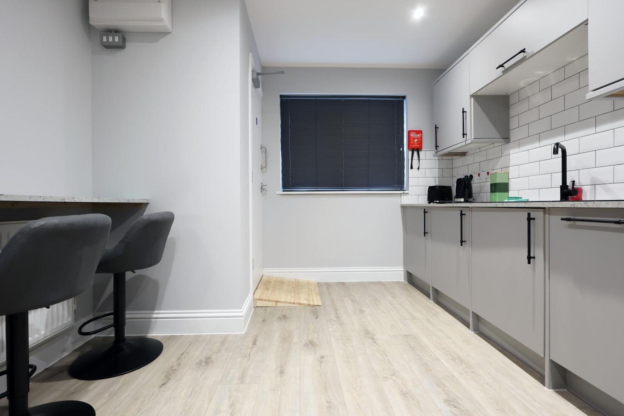 En-Suite Double Rooms, Smart Tv Comfy Style Llanelli Esterno foto