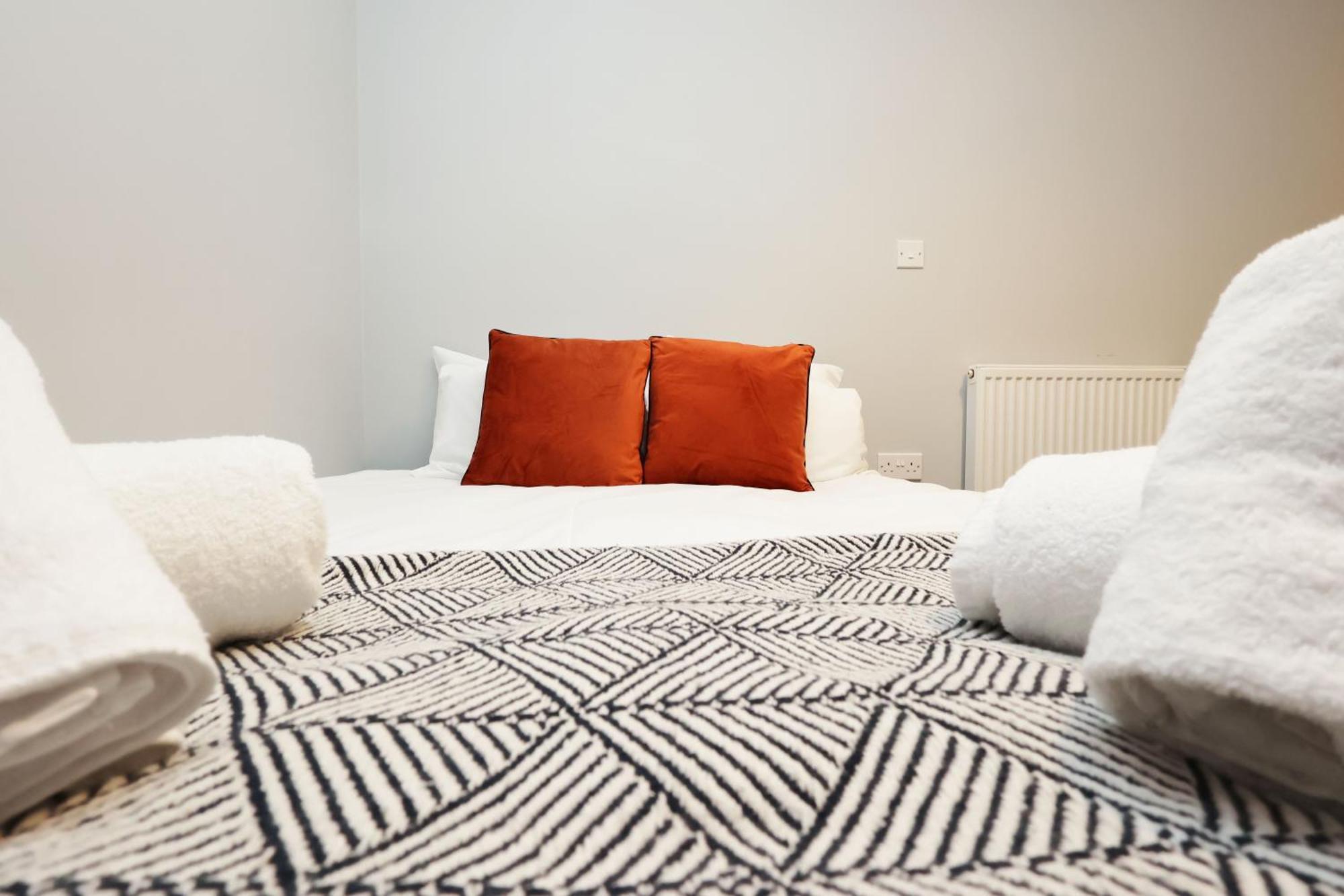 En-Suite Double Rooms, Smart Tv Comfy Style Llanelli Esterno foto