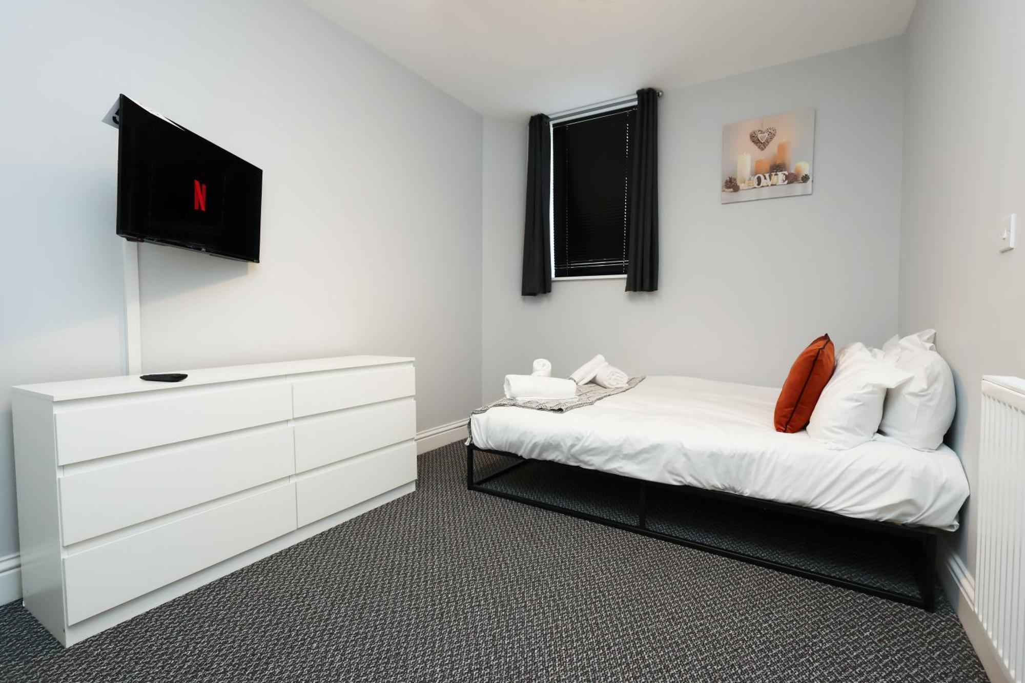 En-Suite Double Rooms, Smart Tv Comfy Style Llanelli Esterno foto