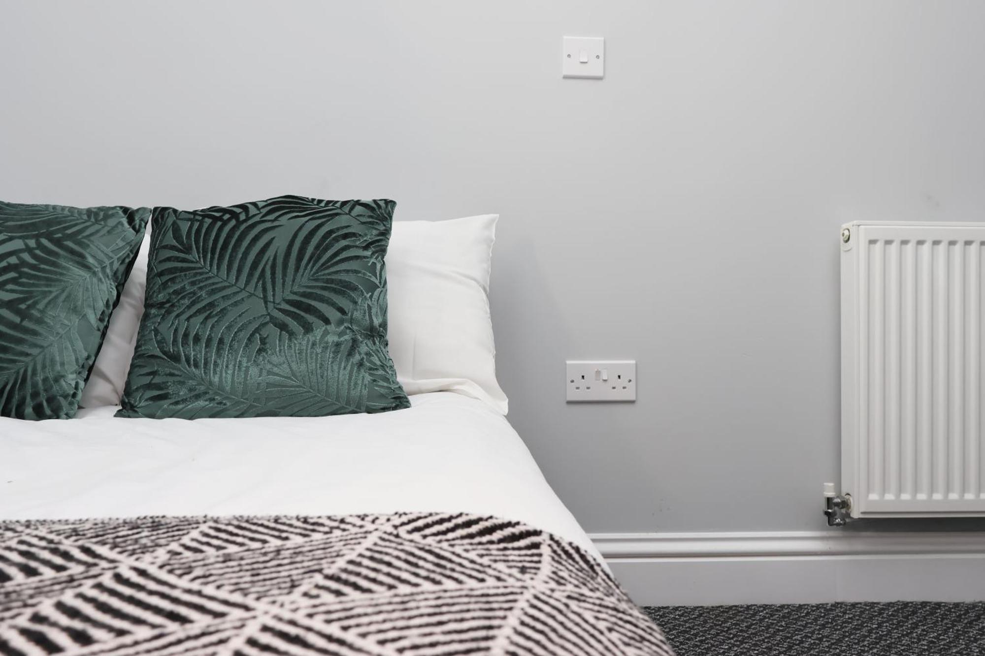 En-Suite Double Rooms, Smart Tv Comfy Style Llanelli Esterno foto