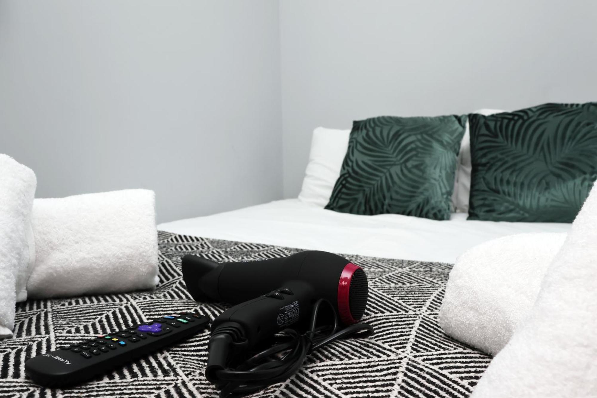En-Suite Double Rooms, Smart Tv Comfy Style Llanelli Esterno foto